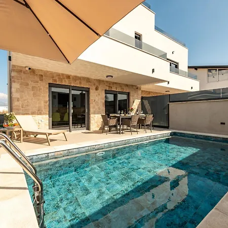 Seaview Mar With Pool, Jacuzzi And Sauna Privlaka (Zadar)