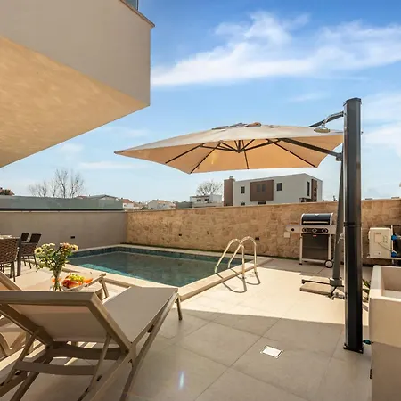 Seaview Mar With Pool, Jacuzzi And Sauna