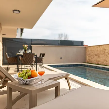 Willa Seaview Mar With Pool, Jacuzzi And Sauna