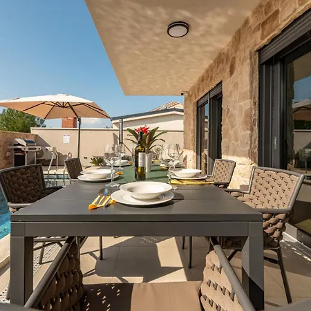 Willa Seaview Mar With Pool, Jacuzzi And Sauna