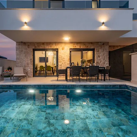 Seaview Mar With Pool, Jacuzzi And Sauna * Privlaka (Zadar)