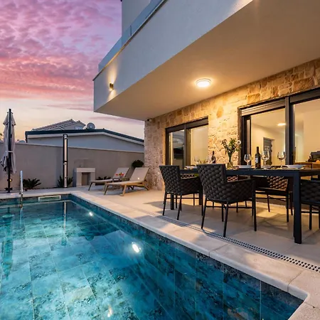 Willa Seaview Mar With Pool, Jacuzzi And Sauna Privlaka (Zadar)