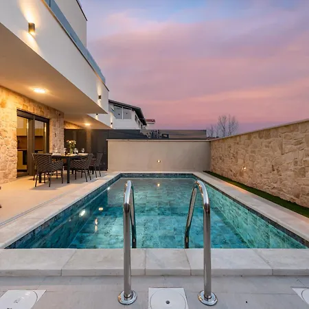 Seaview Mar With Pool, Jacuzzi And Sauna *