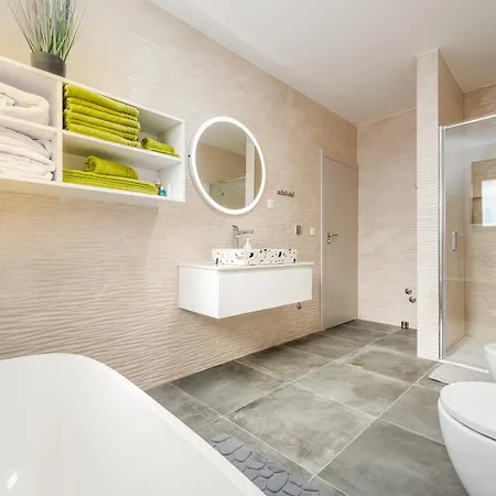 Seaview Mar With Pool, Jacuzzi And Sauna * Privlaka (Zadar)
