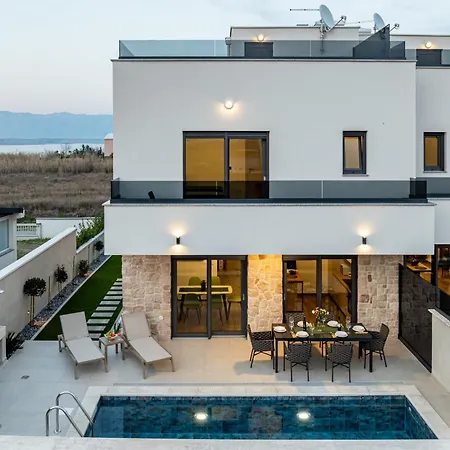 Seaview Mar With Pool, Jacuzzi And Sauna Privlaka (Zadar)
