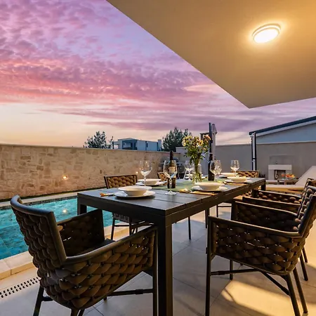 Willa Seaview Mar With Pool, Jacuzzi And Sauna Privlaka (Zadar)