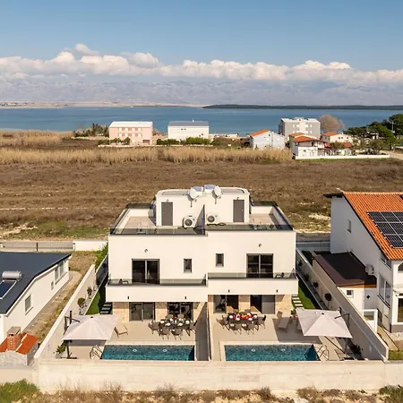 Seaview Mar With Pool, Jacuzzi And Sauna Willa